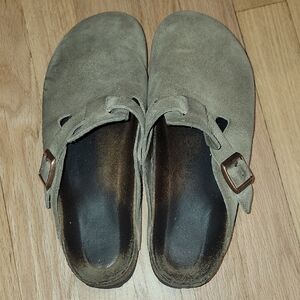 Well Loved Birkerstock Boston Clogs